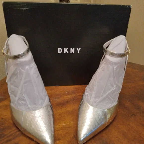 DKNY Jax Pumps - Picture 3 of 5